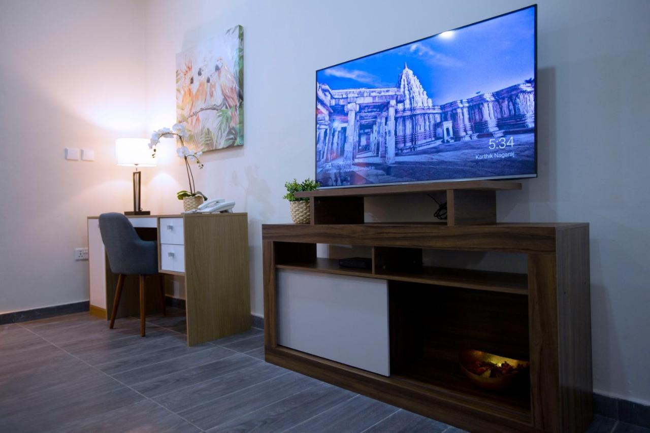 Maple Homes Акра Екстериор снимка