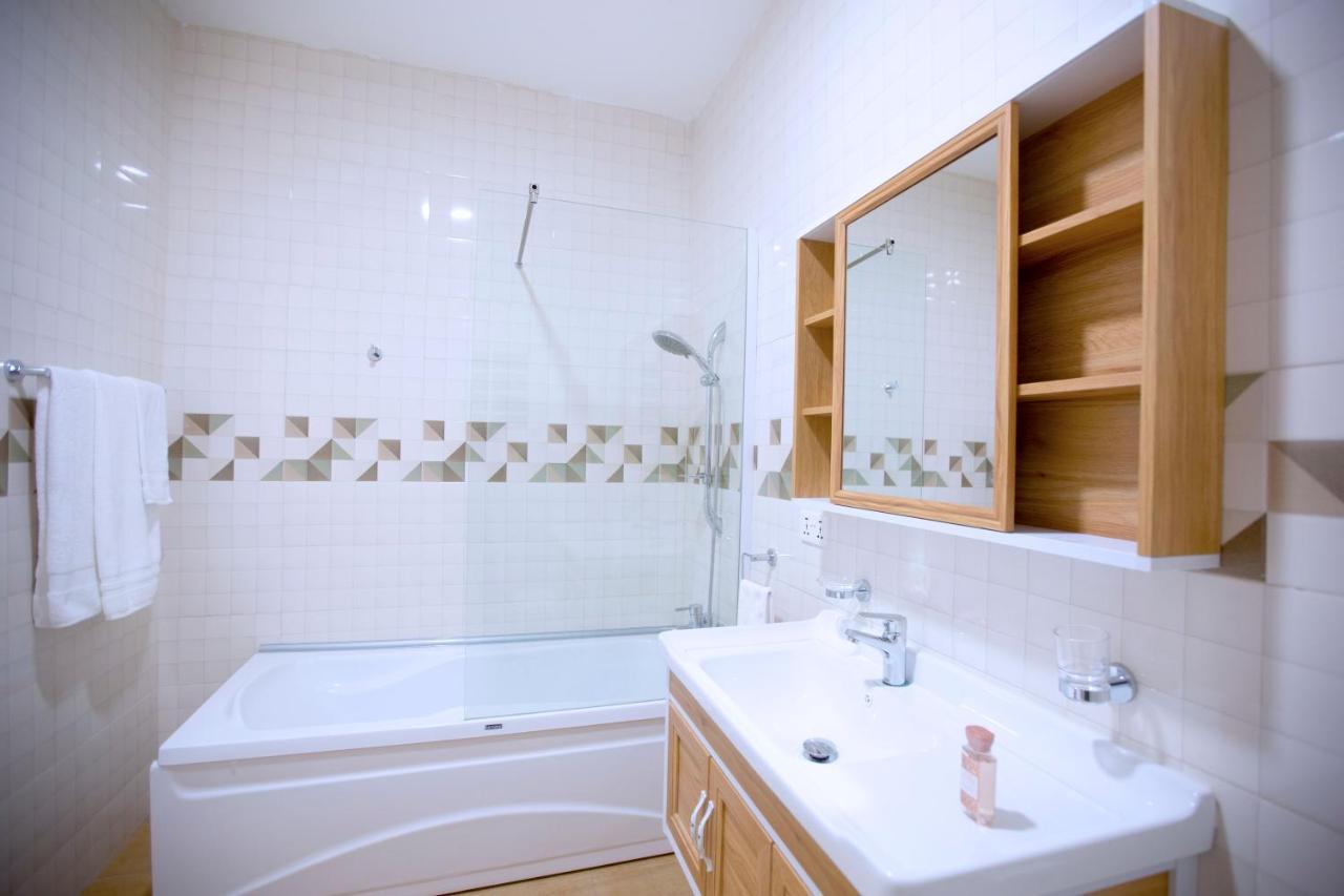 Maple Homes Акра Екстериор снимка